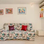 Rose Apartment